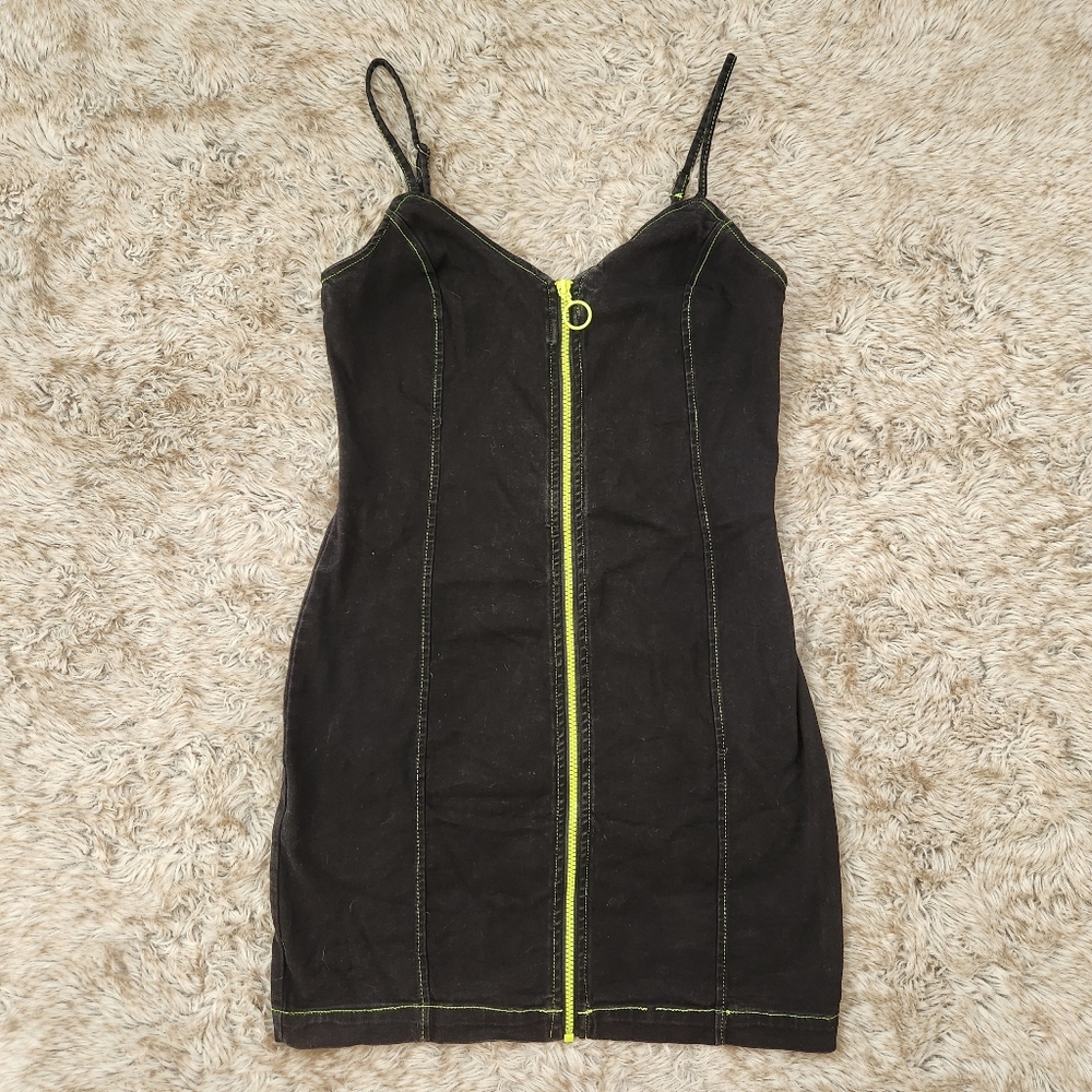 Iris Black‎ Denim Sleeveless Mini Dress Lime Green Stitching And Zipper Large